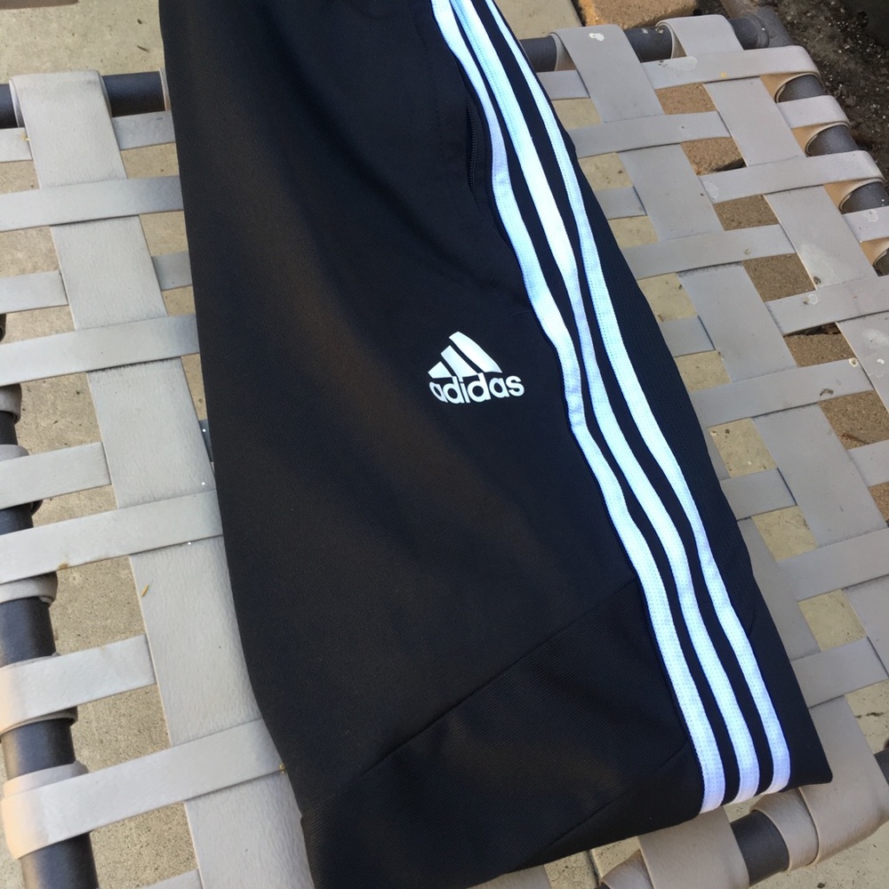 Adidas training pants Tapered (small)